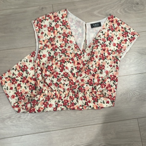 Floral ditsy romper . Small . Pink - Picture 2 of 3